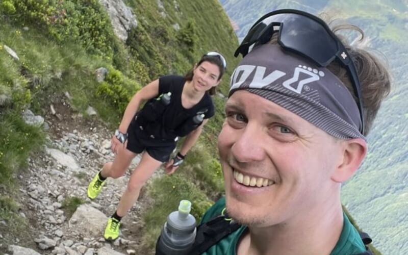 https://www.inov-8.com/media/wysiwyg/stefan-steffi-mountain-selfie.jpg